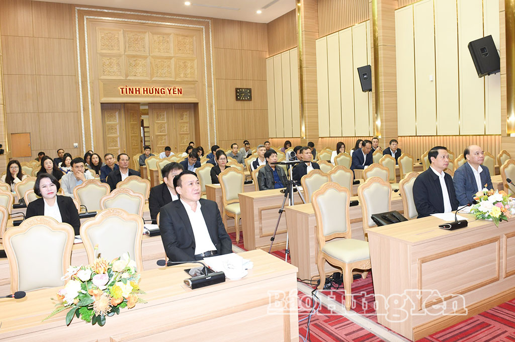 Các đại biểu dự hội nghị tại điểm cầu trụ sở Tỉnh ủy.