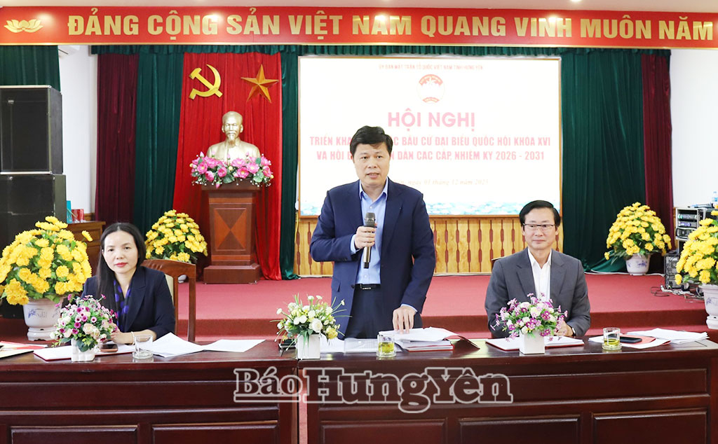 Đồng chí Phó Bí thư Thường trực Tỉnh ủy, Chủ tịch Ủy ban MTTQ Việt Nam tỉnh Trần Quốc Toản phát biểu chỉ đạo tại hội nghị.