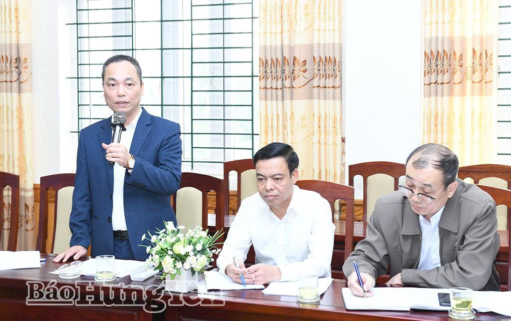 Lãnh đạo Hội Nhà báo tỉnh phát biểu tại họp báo.