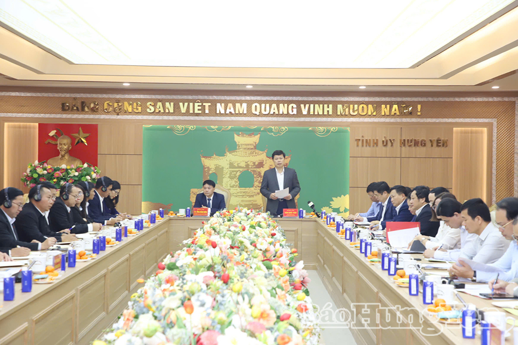 Đồng chí Phó Bí thư Thường trực Tỉnh ủy, Chủ tịch Ủy ban MTTQ Việt Nam tỉnh Trần Quốc Toản phát biểu tại buổi làm việc.