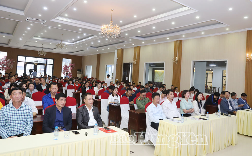 Các đại biểu dự lễ khai mạc lớp bồi dưỡng.