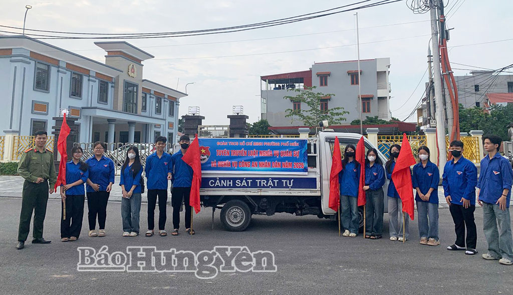 Công an phường Phố Hiến phối hợp với Đoàn Thanh niên phường tổ chức tuyên truyền lưu động tại các khu dân cư trên địa bàn.