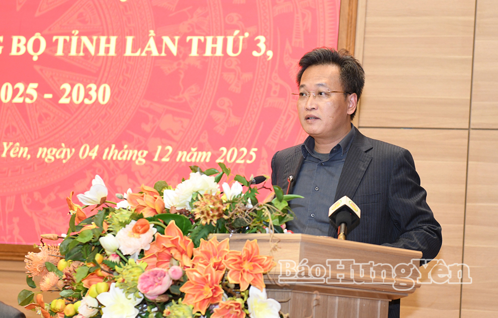 Đồng chí Bí thư Tỉnh ủy Nguyễn Hữu Nghĩa phát biểu tại hội nghị.