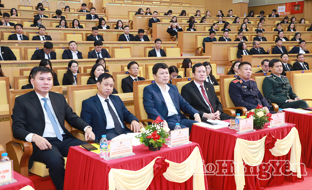 Các đại biểu dự hội nghị.