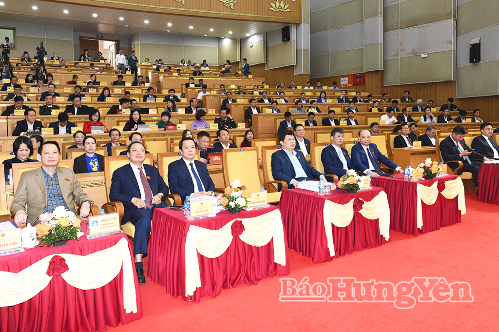 Các đại biểu dự khai mạc kỳ họp.