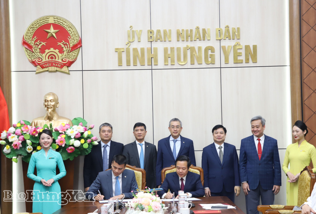 UBND tỉnh ký kết biên bản thoả thuận hợp tác với Tổng công ty Hàng không Việt Nam.