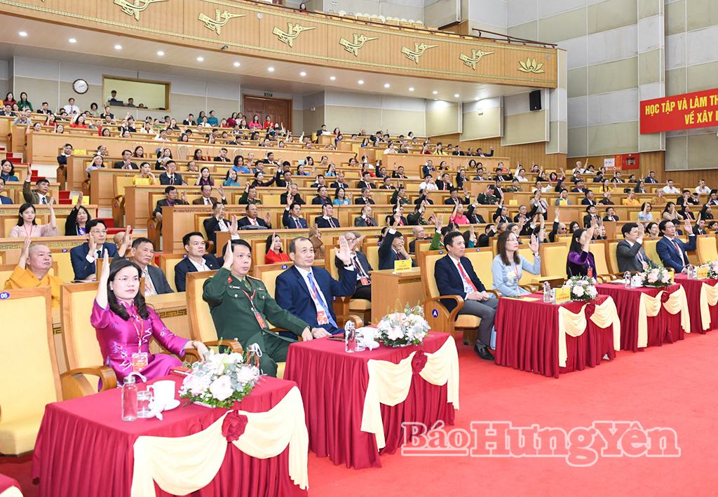 Biểu quyết hiệp thương cử Đoàn Chủ tịch, Đoàn Thư ký Đại hội.