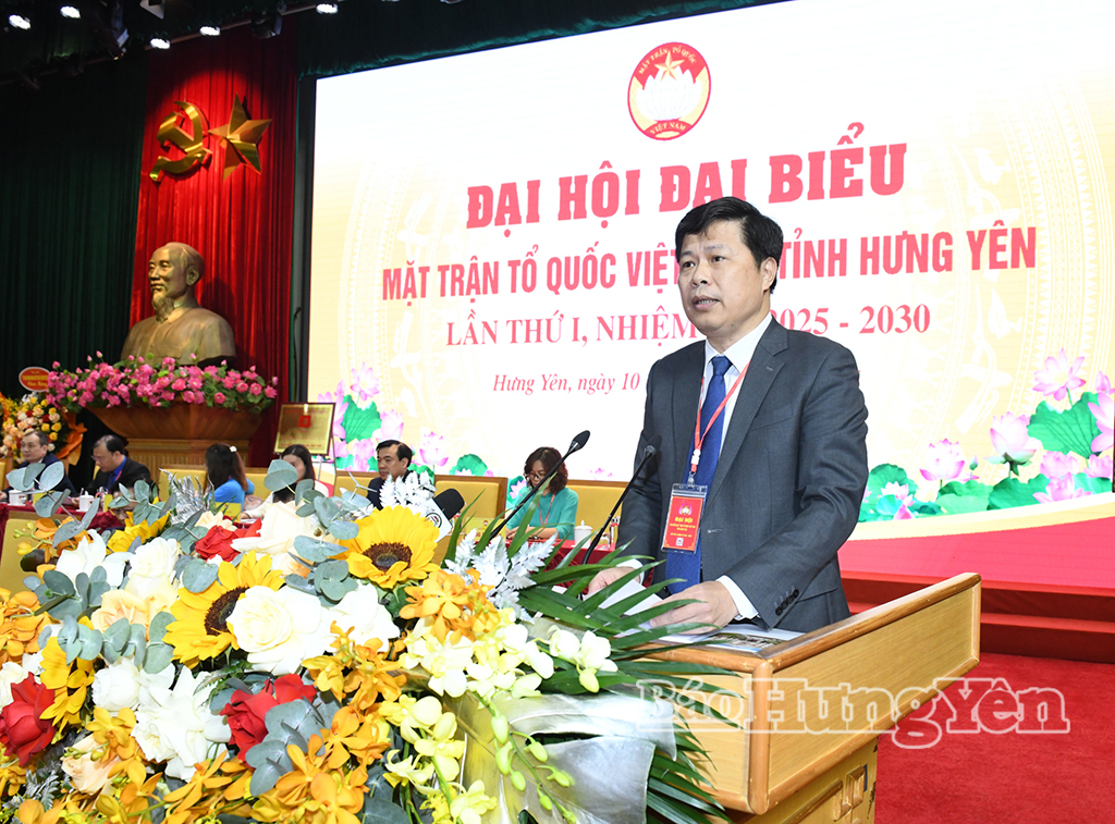 Đồng chí Trần Quốc Toản, Phó Bí thư Thường trực Tỉnh ủy, Chủ tịch Ủy ban MTTQ Việt Nam tỉnh phát biểu khai mạc Đại hội.