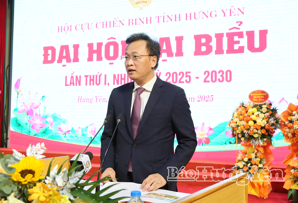 Đồng chí Nguyễn Hữu Nghĩa, Ủy viên Ban Chấp hành Trung ương Đảng, Bí thư Tỉnh ủy phát biểu tại Đại hội.