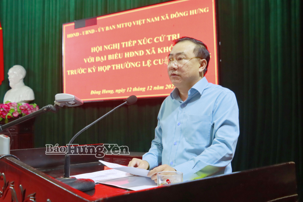 Lãnh đạo xã Đông Hưng phát biểu giải trình, tiếp thu ý kiến, kiến nghị của cử tri.