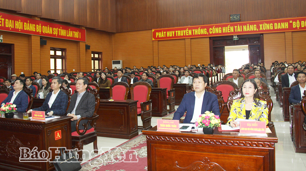 Các đại biểu tham dự hội nghị.