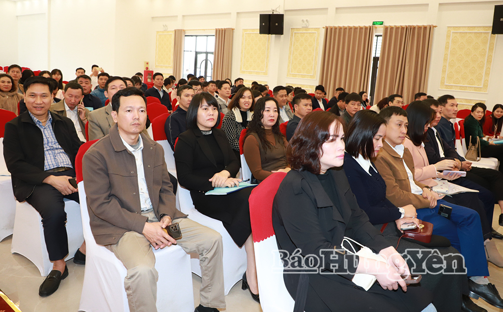 Các học viên dự khai giảng tại điểm phường Sơn Nam.