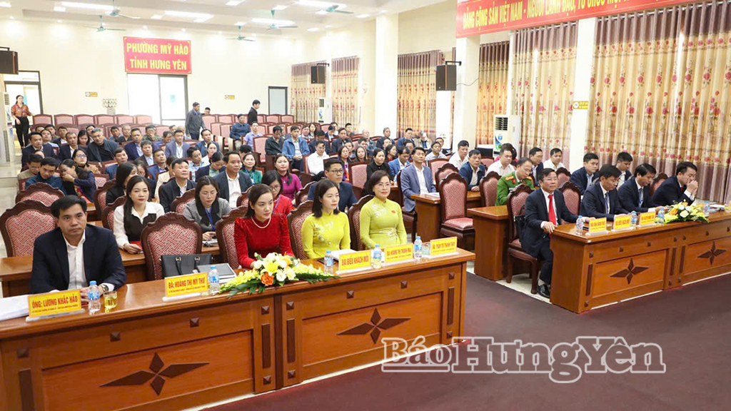 Các đại biểu tham dự kỳ họp.