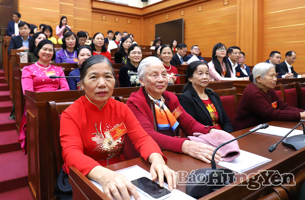 Các đại biểu Quốc hội dự hội nghị.