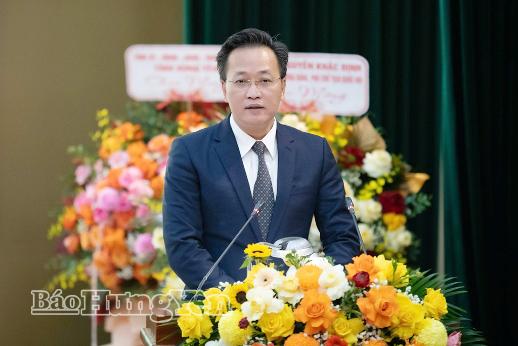 Đồng chí Bí thư Tỉnh ủy Nguyễn Hữu Nghĩa phát biểu tại hội nghị.