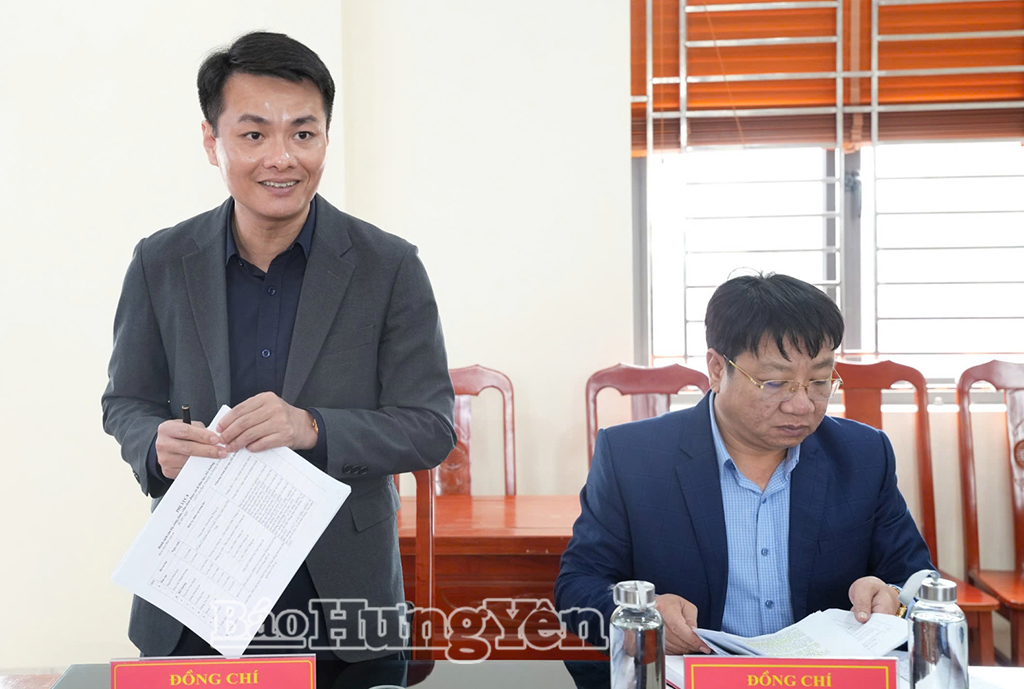 Lãnh đạo Đảng ủy xã Phạm Ngũ Lão báo cáo kết quả thực hiện về công tác VV88 dự đoán xổ số ba miền siêu chính xác tại xã. Ảnh: Đào Doan 