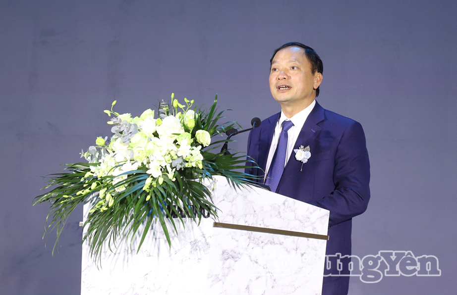 Đồng chí Trần Quốc Văn, Phó Bí thư Tỉnh ủy, Chủ tịch HĐND tỉnh phát biểu tại buổi lễ.