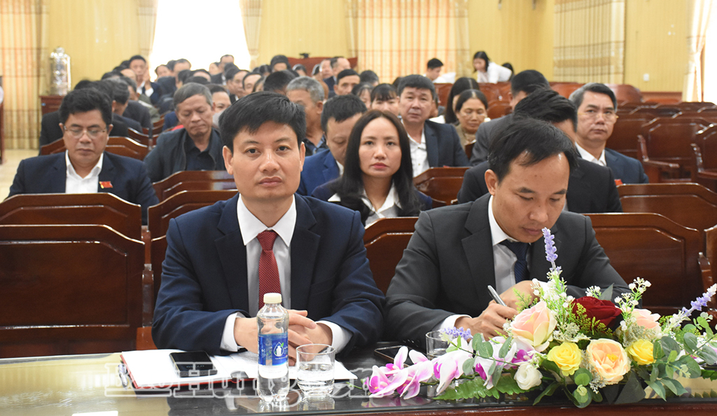 Các đại biểu dự kỳ họp. Ảnh: Duy Tùng 