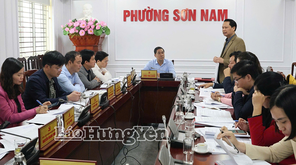 Đồng chí Hoàng Thái Phúc, Ủy viên Ban Thường vụ, Trưởng ban Nội chính Tỉnh ủy phát biểu tại hội nghị.