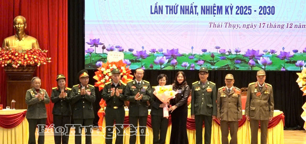 Ban Chấp hành Hội Truyền thống Trường Sơn – Đường Hồ Chí Minh xã Thái Thụy nhiệm kỳ 2025 - 2030 ra mắt Đại hội.