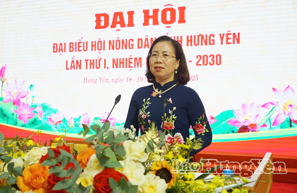 Đồng chí Bùi Thị Thơm, Phó Chủ tịch Trung ương Hội Nông dân Việt Nam phát biểu tại Đại hội.