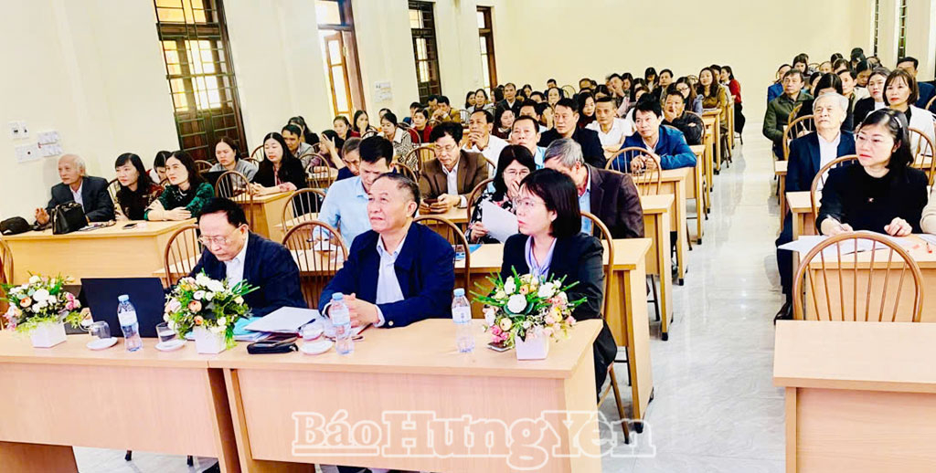 Các đại biểu dự hội nghị tập huấn.