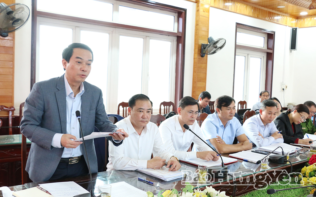 Lãnh đạo xã Đông Hưng phát biểu tại buổi làm việc.