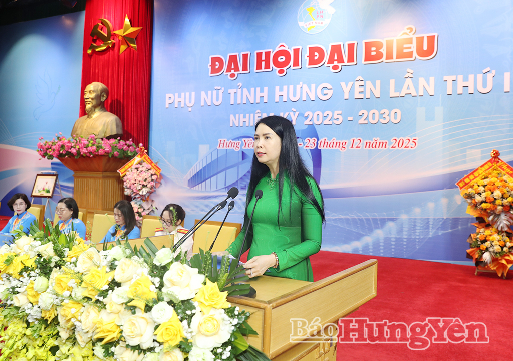 Đồng chí Trần Lan Phương, Phó Chủ tịch Thường trực Trung ương Hội LHPN Việt Nam phát biểu chỉ đạo tại Đại hội.