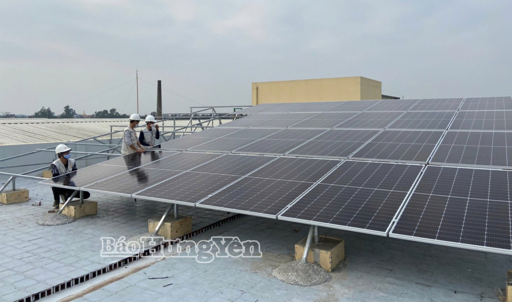 Hệ thống điện mặt trời mái nhà tại Xí nghiệp Veston Hưng Hà.