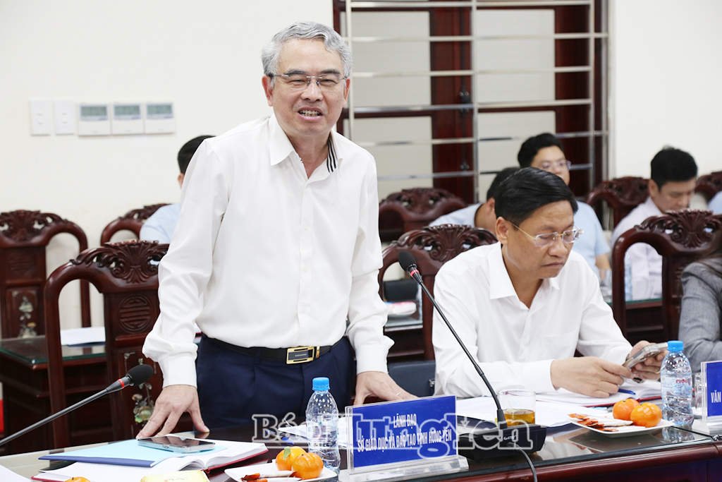 Đồng chí Phạm Đồng Thụy, Ủy viên Ban Thường vụ Tỉnh ủy, Giám đốc Sở Giáo dục và Đào tạo phát biểu tại buổi làm việc.