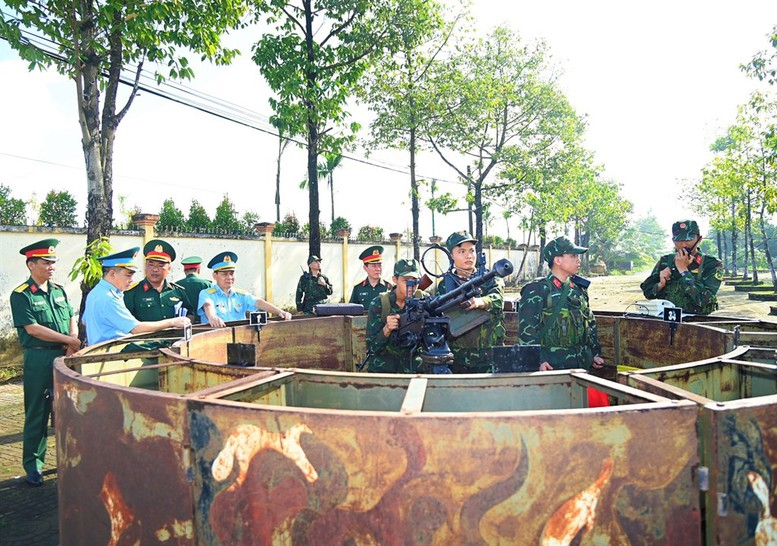 Ban Chỉ đạo phòng không nhân dân Trung ương có chức năng tham mưu giúp Chính phủ tổ chức, chỉ đạo, điều hành hoạt động phòng không nhân dân trên phạm vi cả nước.