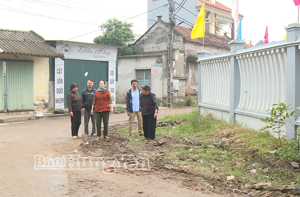 Nhà thờ Ngọc Đồng lùi tường vào để mở rộng đường làng.