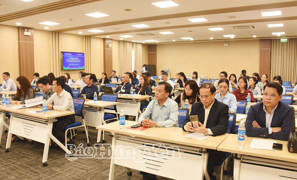 Các đại biểu dự lễ ký kết.