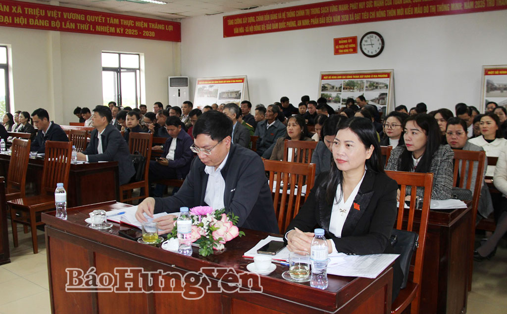 Các đại biểu dự kỳ họp.