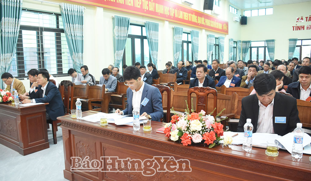 Các đại biểu dự kỳ họp.