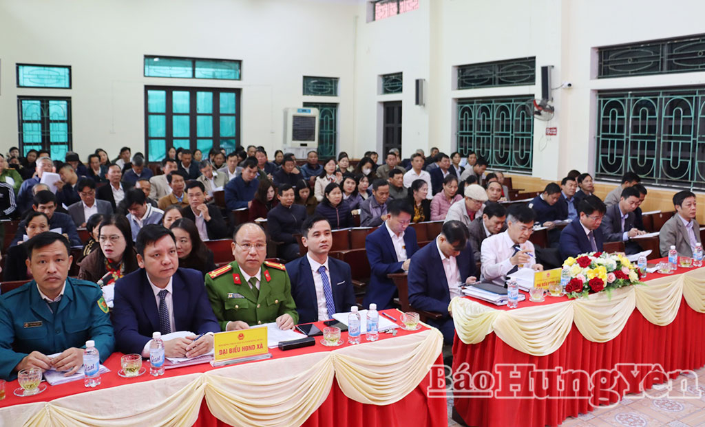 Các đại biểu dự kỳ họp.