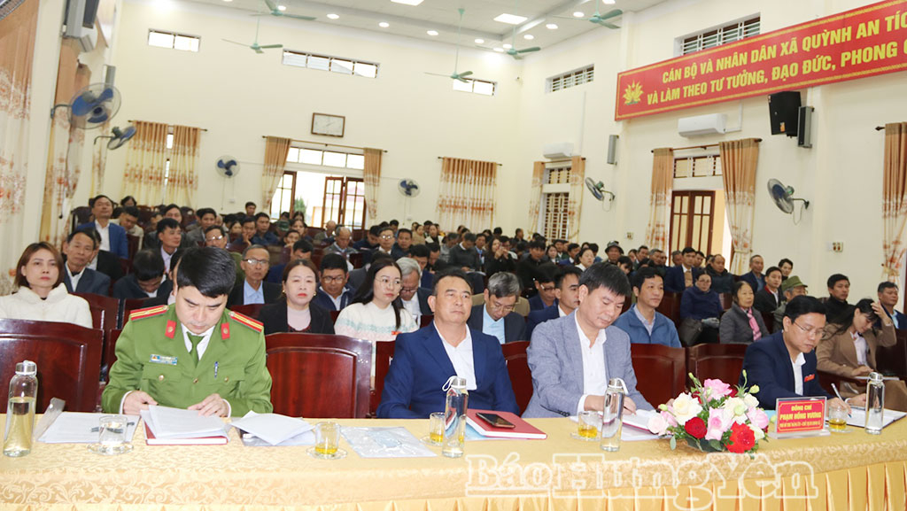 Các đại biểu dự kỳ họp.