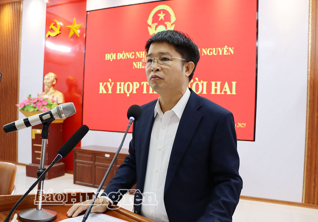 Chủ tịch HĐND xã Bình Nguyên phát biểu khai mạc kỳ họp.