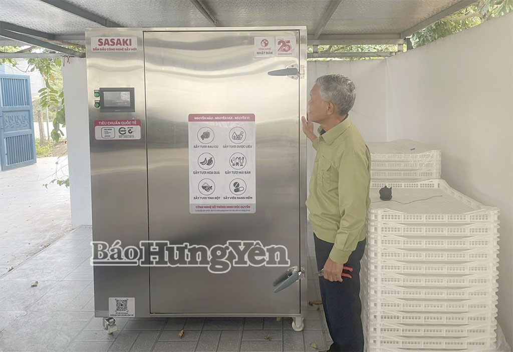 HTX Nông nghiệp xanh Phố Hiến đầu tư máy sấy điện để chế biến nông sản.