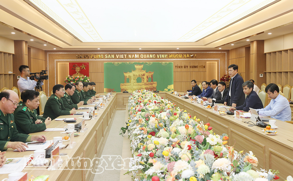 Thường trực Tỉnh ủy tiếp v&agrave; l&agrave;m việc với Đảng ủy, Bộ Tư lệnh Bộ đội Bi&ecirc;n ph&ograve;ng