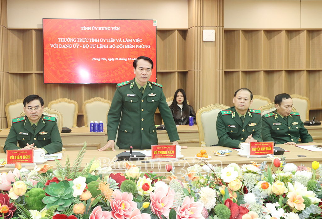 Trung tướng Vũ Trung Kiên, Tư lệnh Bộ đội Biên phòng phát biểu tại hội nghị.