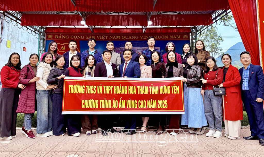 Trường THCS v&agrave; THPT Ho&agrave;ng Hoa Th&aacute;m tổ chức chương tr&igrave;nh &ldquo;&Aacute;o ấm v&ugrave;ng cao&rdquo; tại tỉnh Sơn La