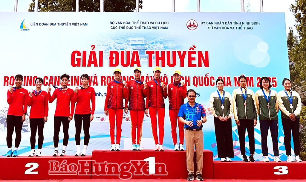 VĐV đua thuyền Rowing Hưng Yên đạt huy chương vàng ở nội dung thuyền 4 nữ hạng nhẹ một mái chèo.