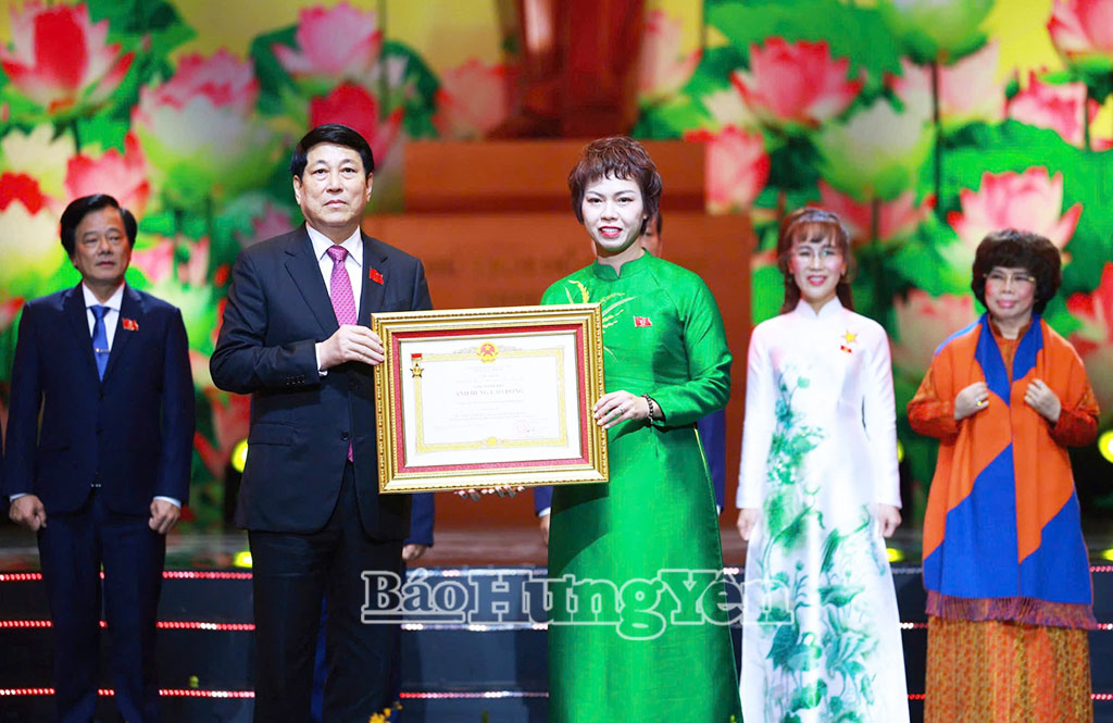 C&ocirc;ng ty Cổ phần Tập đo&agrave;n ThaiBinh Seed được trao tặng danh hiệu Anh h&ugrave;ng Lao động