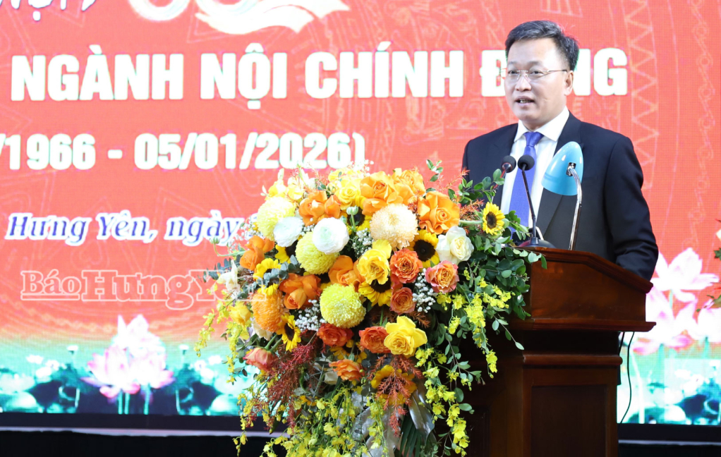 Đồng chí Bí thư Tỉnh ủy Nguyễn Hữu Nghĩa phát biểu chỉ đạo tại buổi gặp mặt.