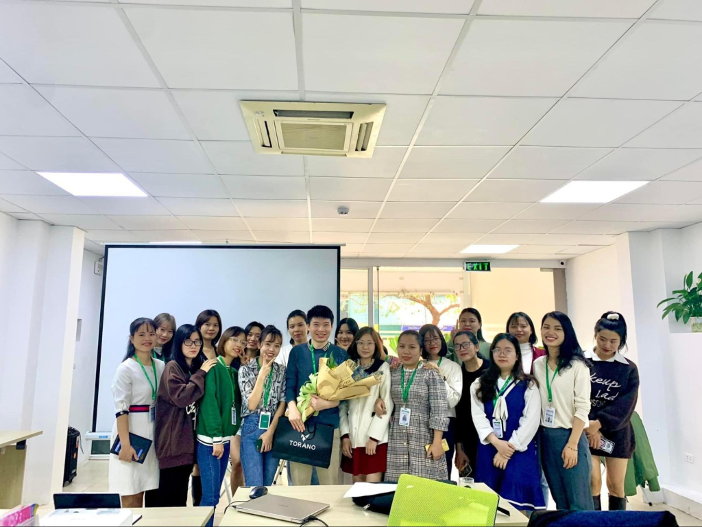 Trải nghiệm học tập với c&aacute;c chuy&ecirc;n gia đầu ng&agrave;nh chỉ c&oacute; tại Trung t&acirc;m Li&ecirc;n Việt