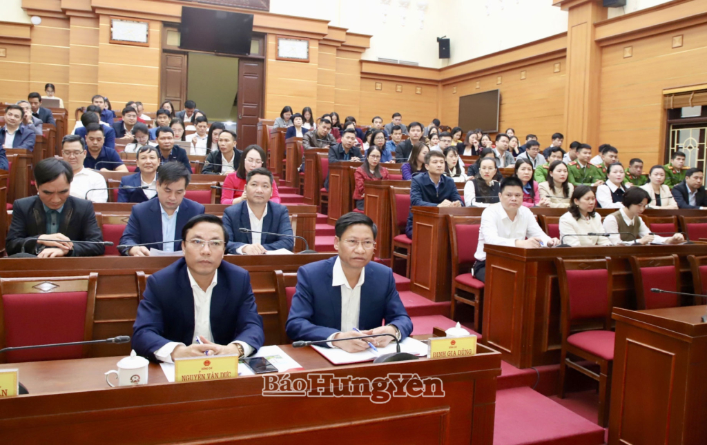 Các đại biểu dự hội nghị.