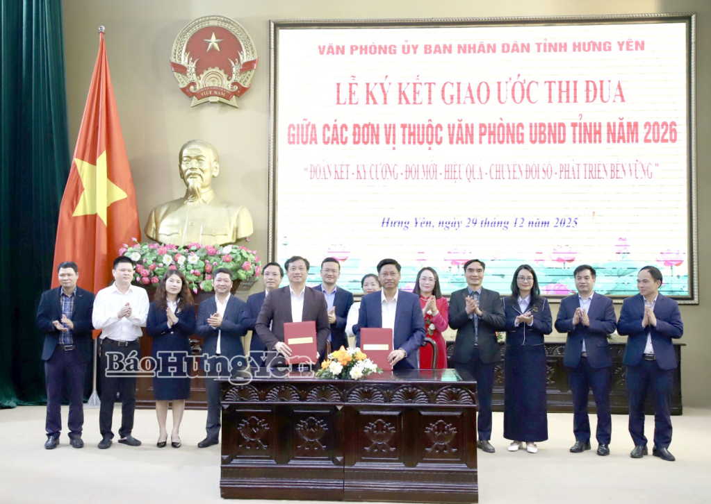 Văn phòng UBND tỉnh ký kết giao ước thi đua năm 2026.