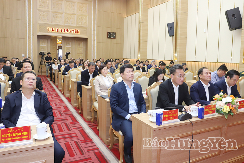 Các đại biểu dự hội nghị.