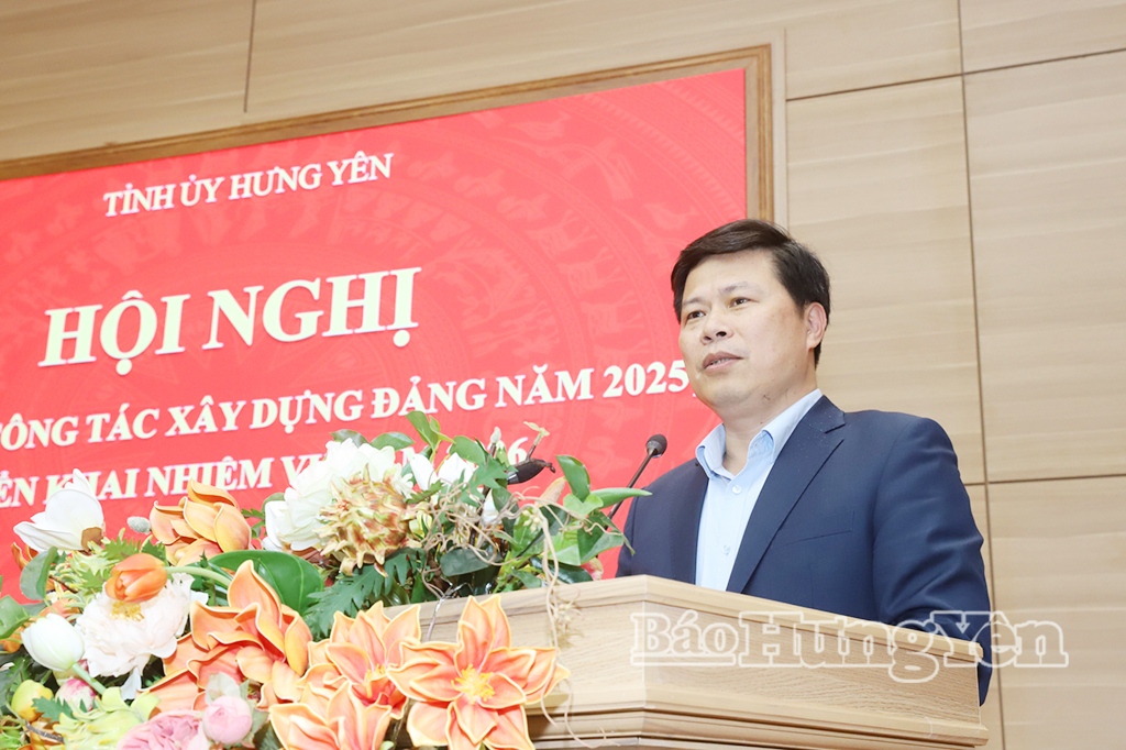 Đồng chí Trần Quốc Toản, Phó Bí thư Thường trực Tỉnh ủy, Chủ tịch Ủy ban MTTQ Việt Nam tỉnh phát biểu tại hội nghị.